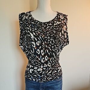 Stylish Black and White Leopard Print Women's Top